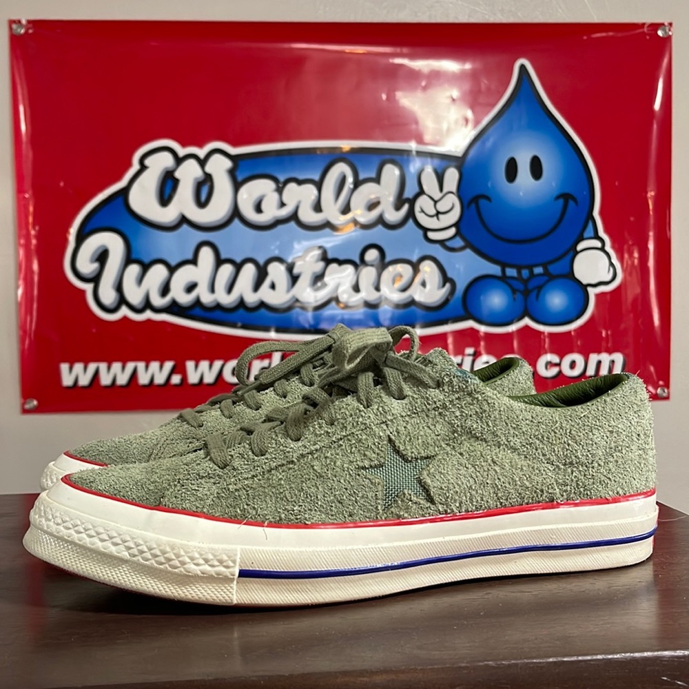 Converse x Undefeated chucks size 9.5